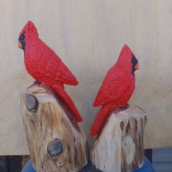 Wood carved redbird/cardinal