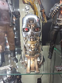 Terminator T-800 Skull Head Bust Statue. Prime 1 studios