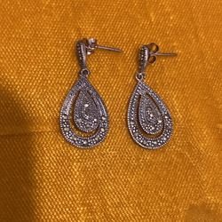 VINTAGE STERLING SILVER EARRINGS IT’S MARKED 925