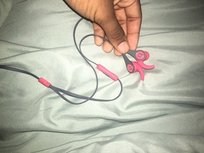 Beats earbuds tour 2