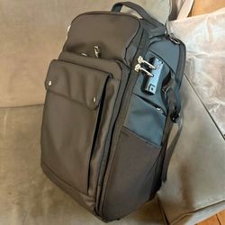 [MSRP $125] NEW Camera Backpack for Mirrorless and DSLR with TSA Lock, 17 inch Laptop Compartment
