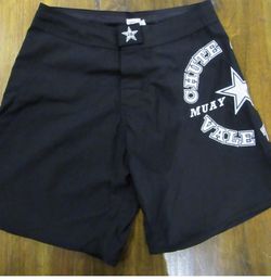 RARE CHUTE BOX VALE TUDO SZ 30 AUTHENTIC MEN'S BLACK MUAY THAI SHORT BLACK
