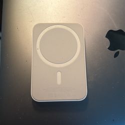 Apple Mag Battery  Pack 