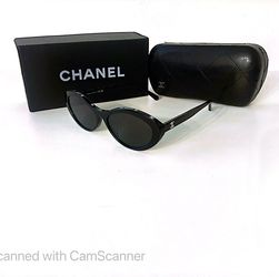NEW CH Sunglasses 😎 Oval Black Engraved Logo