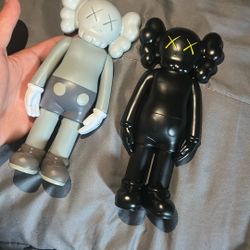 Kaws Mini Figure (LOOK AT DESCRIPTION!)