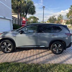 2023 Nissan Rogue SL - Excelent Condition