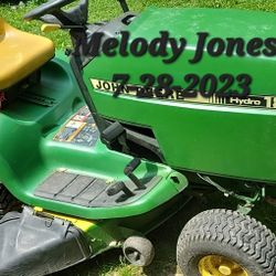 John Deere Riding Mower 