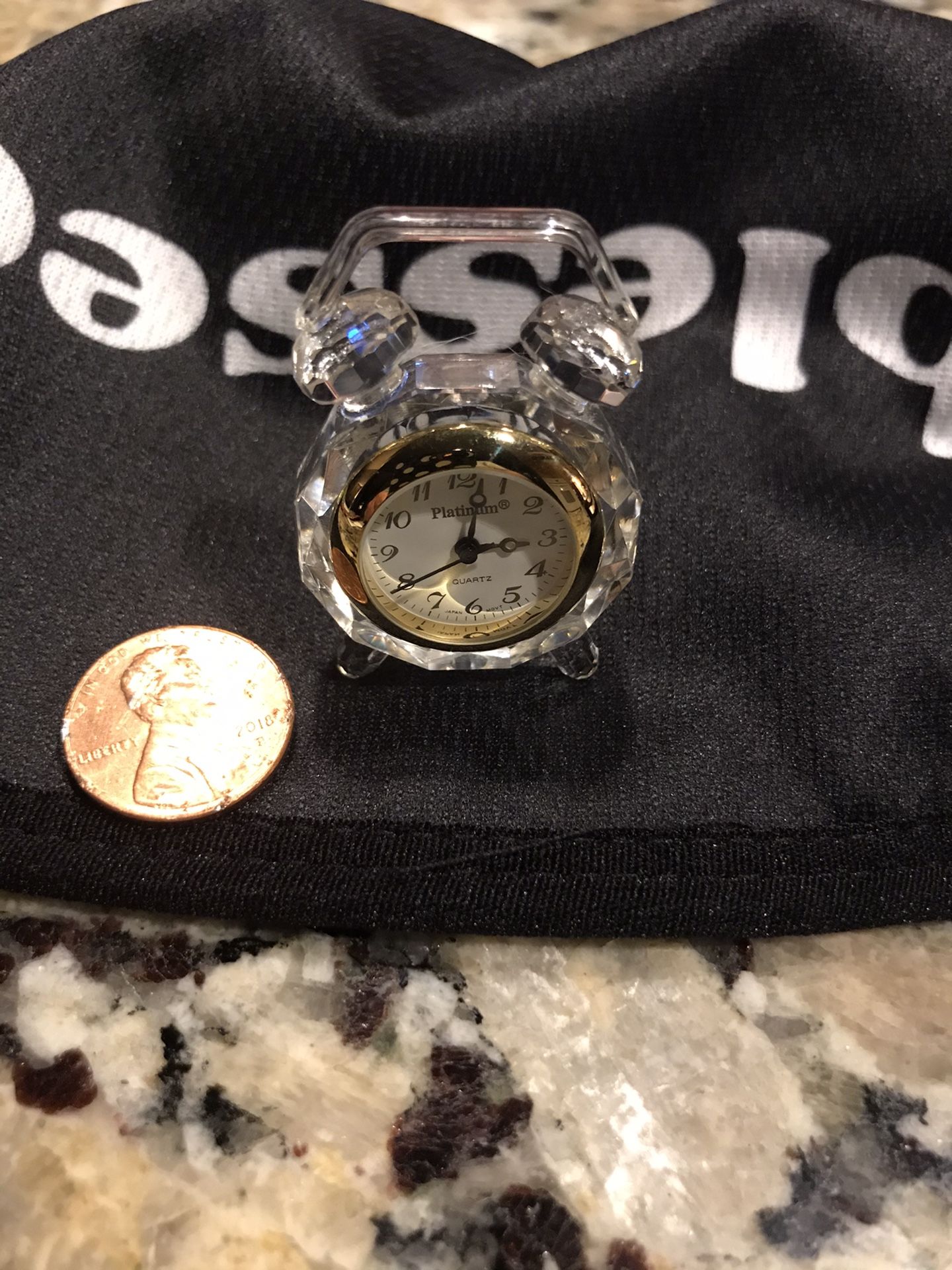 MINI GLASS CLOCK