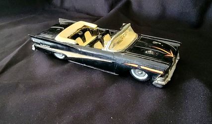 Collectible 1958 Ford Convertible Model Car