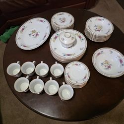 44 Piece Vintage China Set Liling Yung Shen