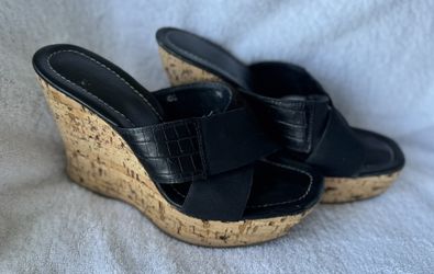 Black Wedge croc embossed strap