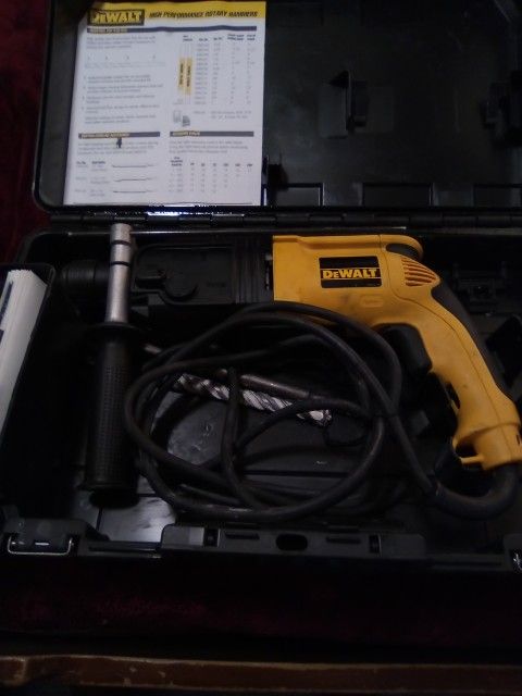 DeWalt DW566 Rotary Hammer W Case
