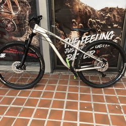 Kona Honzo Mountain Bike