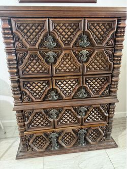 Beautiful 5-Drawers Dresser