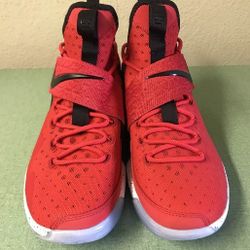 Nike Lebron University XIV Size 10y