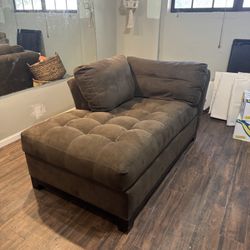 Chaise Lounge Brown – Must Go / Priced to Sell