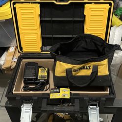 Dewalt tool box & battery & charger