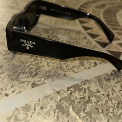 Prada Shades SPRA01