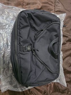 Mystery ranch 3 way expandable briefcase 18L black