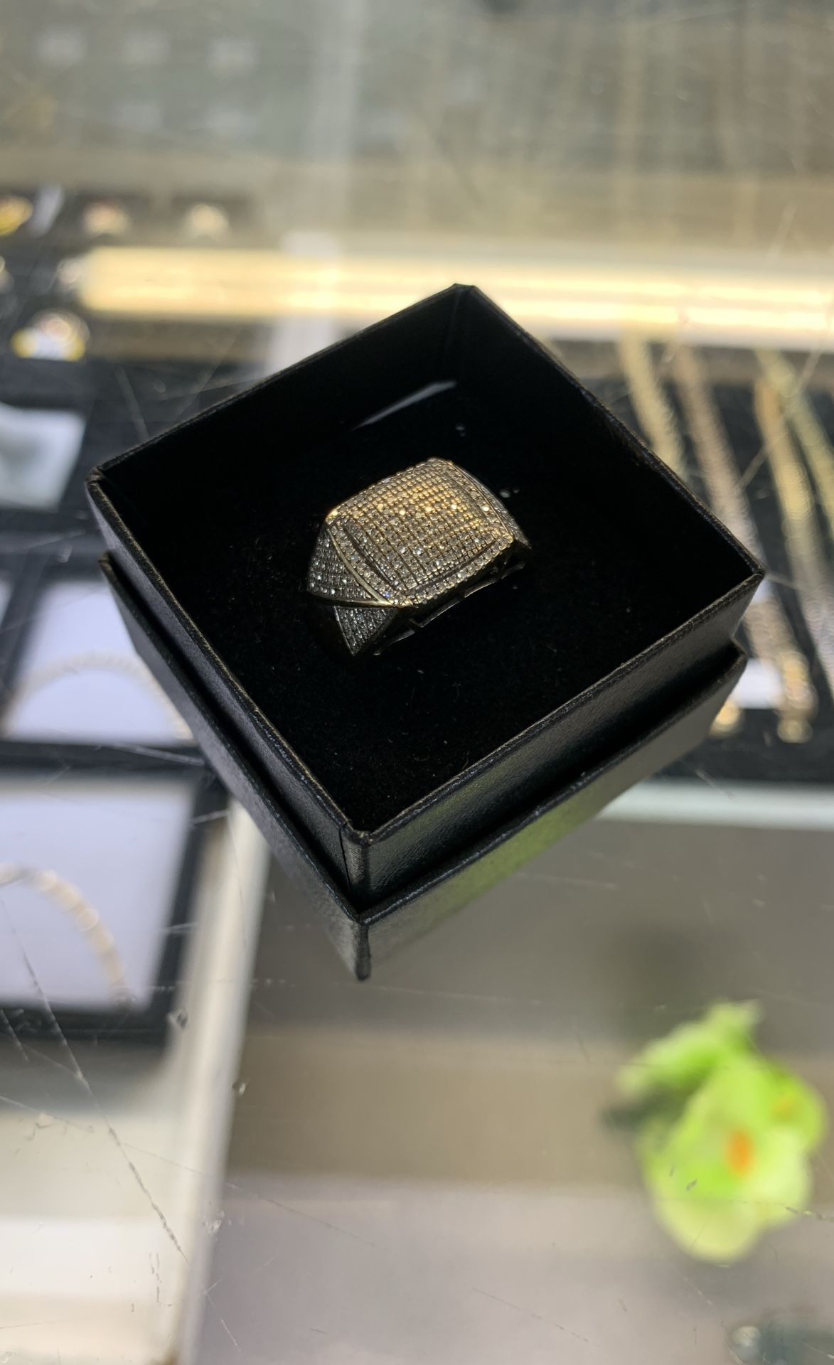 GREAT CONDITION DIAMOND 10K CLUSTER RING