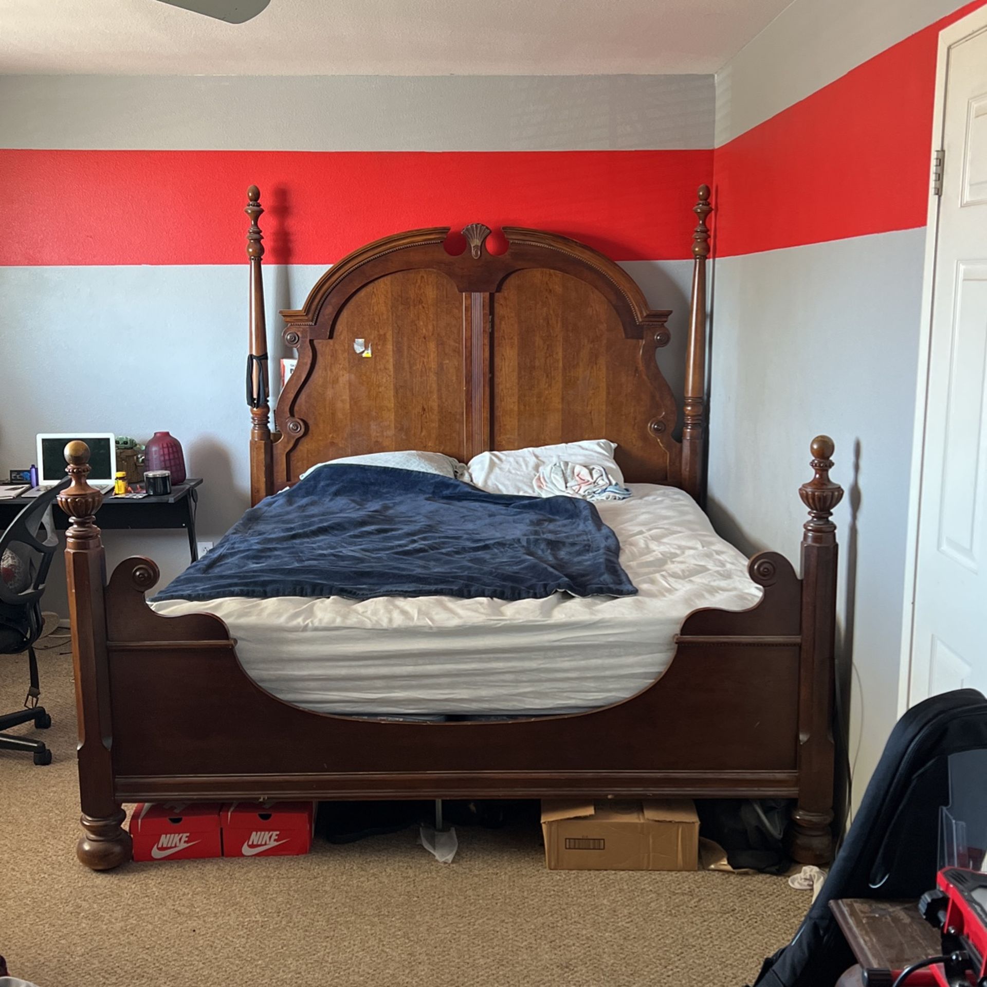 Antique Solid Wood Bedset