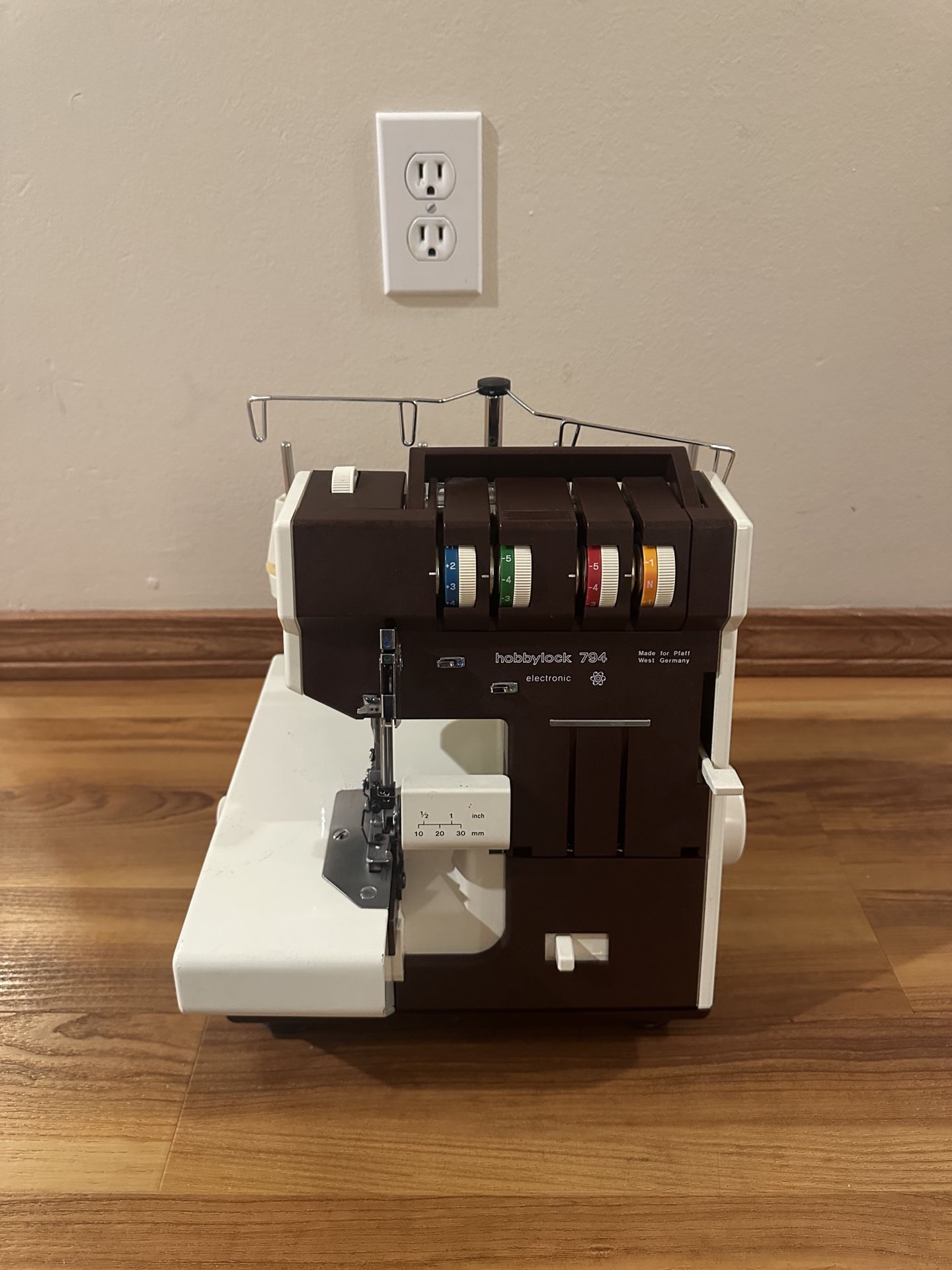 Hobbylock 794 Serger Overlock Sewing Machine For Parts