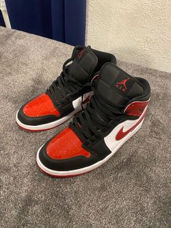 Air Jordan 1 Mid Bred Toe Sneakers