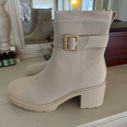 Vivaia boots $75 OBO