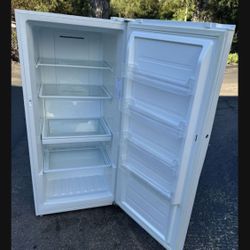 14.1 Cubics Standing Upright Freezer Great For Garage (free local delivery)