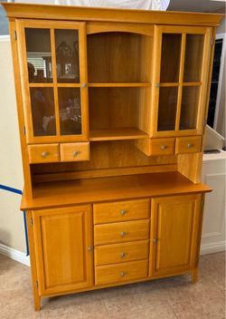 2 Piece Wood Hutch