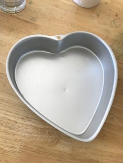 Wilton Heart cake Pan 9 Inch
