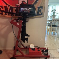 Mercury 4 Stroke Motor (((NEW))) 1800$ oBO 