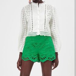 Zara green shorts with white eyelet lace trim and scalloped hem, size M