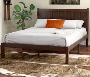 Rustic platform bed like new! King size