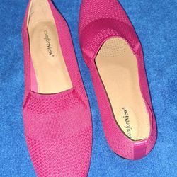 Dark Pink Comfortview Loafer size 11