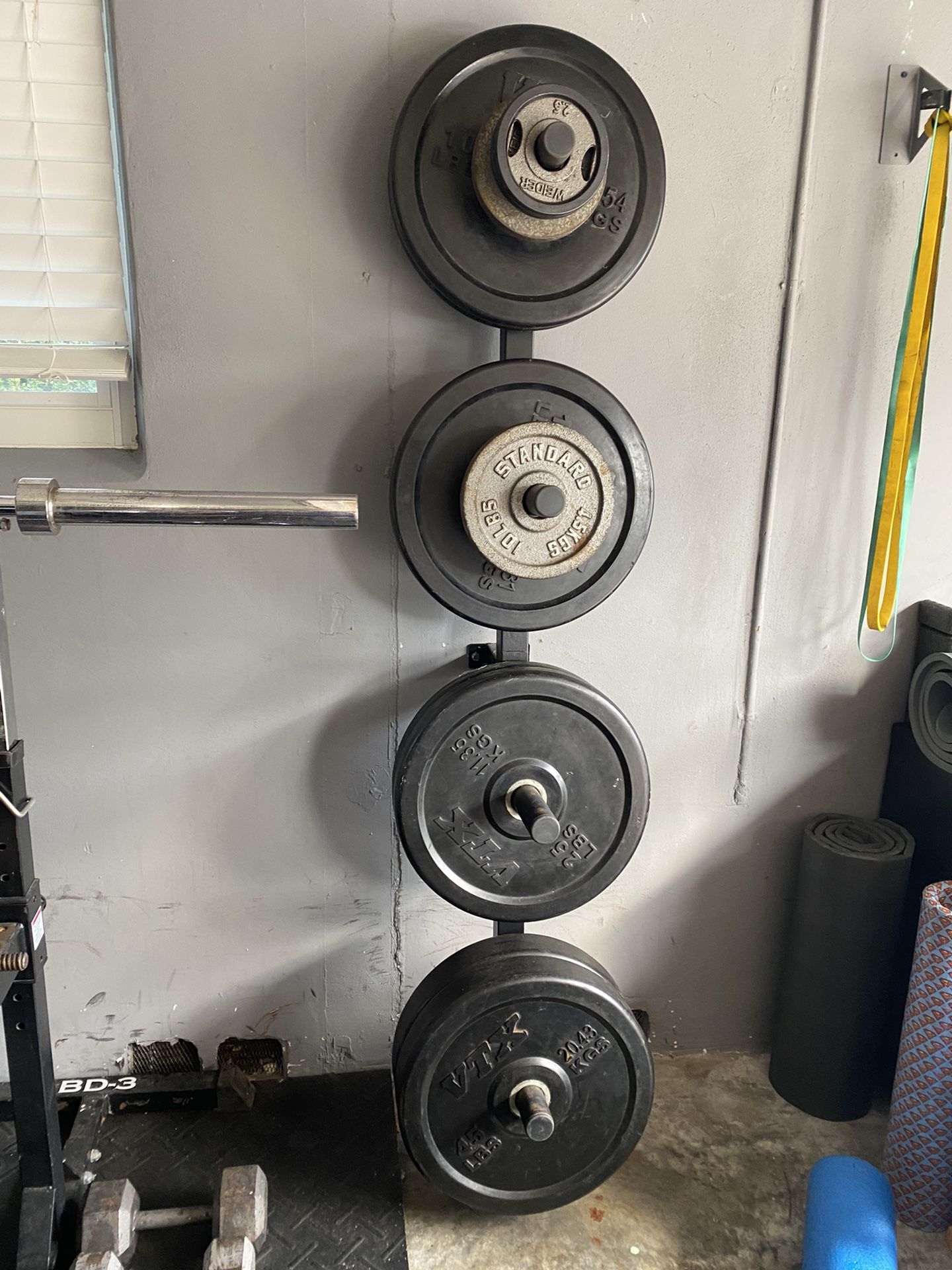 Home Gym - Squat Rack, Bench, Barbell, Curl Bar, 225lb for Sale in Fort ...