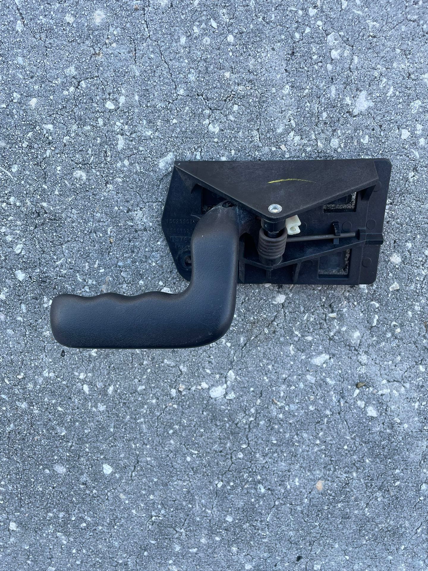 2002 Chevrolet Avalanche Driver Side Interior Door Handle