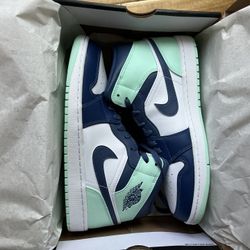 🔥🔥 NEW Jordan 1 Mid Size 10.5 - Mystic Navy / Mint / Foam White 🔥🔥   