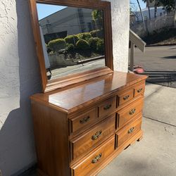 Solid Wood Vintage Dresser with Mirror – Excellent Condition