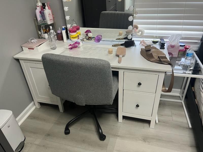 Hemmes ( Ikea) White Desk