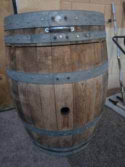 Oak wine barrel