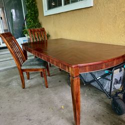 Solid Wood Dining Table w/ Chairs – Excellent Condition