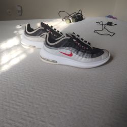 Nike Air Max Axis Running shoes