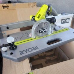 Like New RYOBI  ONE+ 18V 5-1/2 in. Flooring Saw with Blade Tool-Only!!