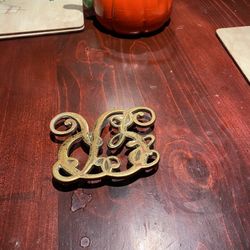Beautiful Brass Colonial Williamsburg King George Virginia Metal Crafters Cypher/Trivet