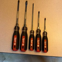Milwaukee 5 Piece Cushion Grip Screwdriver Set