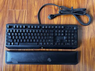 Razer BlackWidow Elite – mechanical RGB keyboard with wrist rest (used)