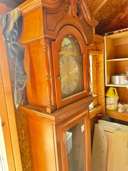 Grandmother clock cases *no movements