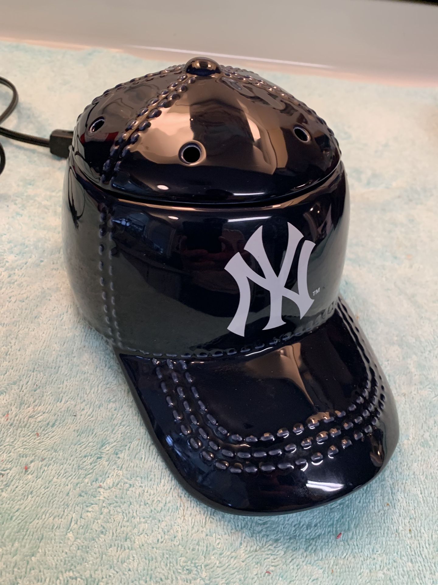 Yankees hat candle warmer