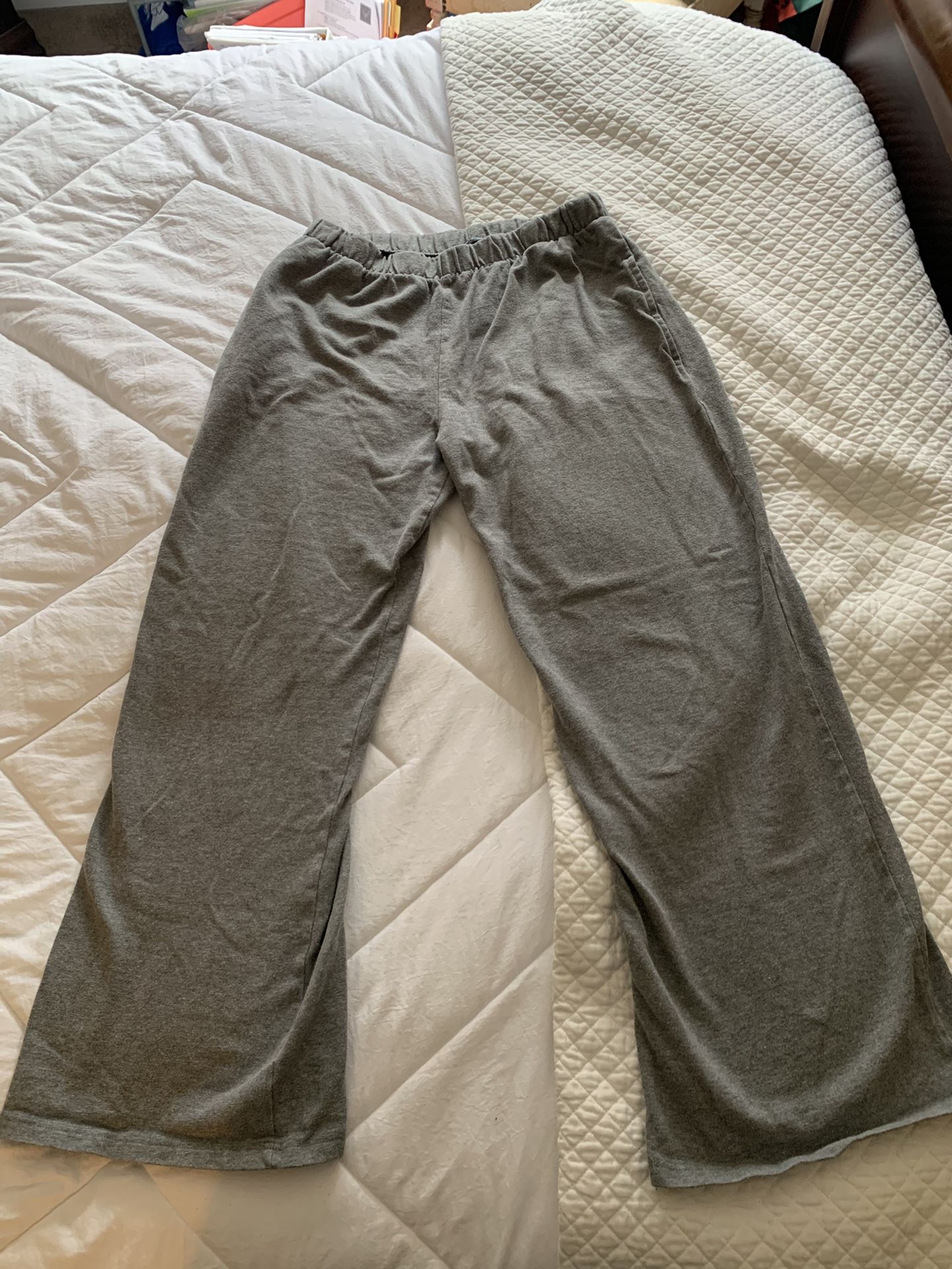 Brandy Melville Gray Wide-Leg Sweatpants – Gently Used